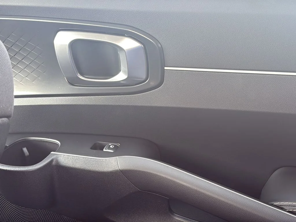 New 2026 Glacial White Pearl Kia LX image 43