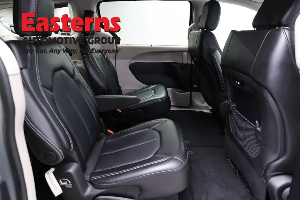 Used 2024 Silver Chrysler Touring L image 24
