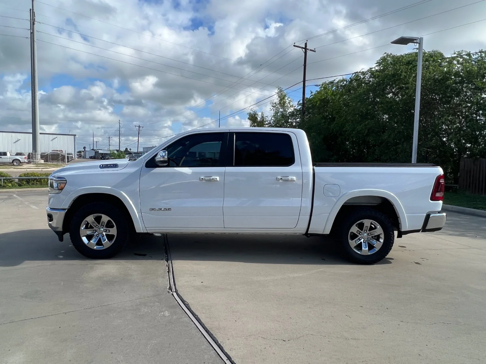Used 2022 White Ram Laramie image 2
