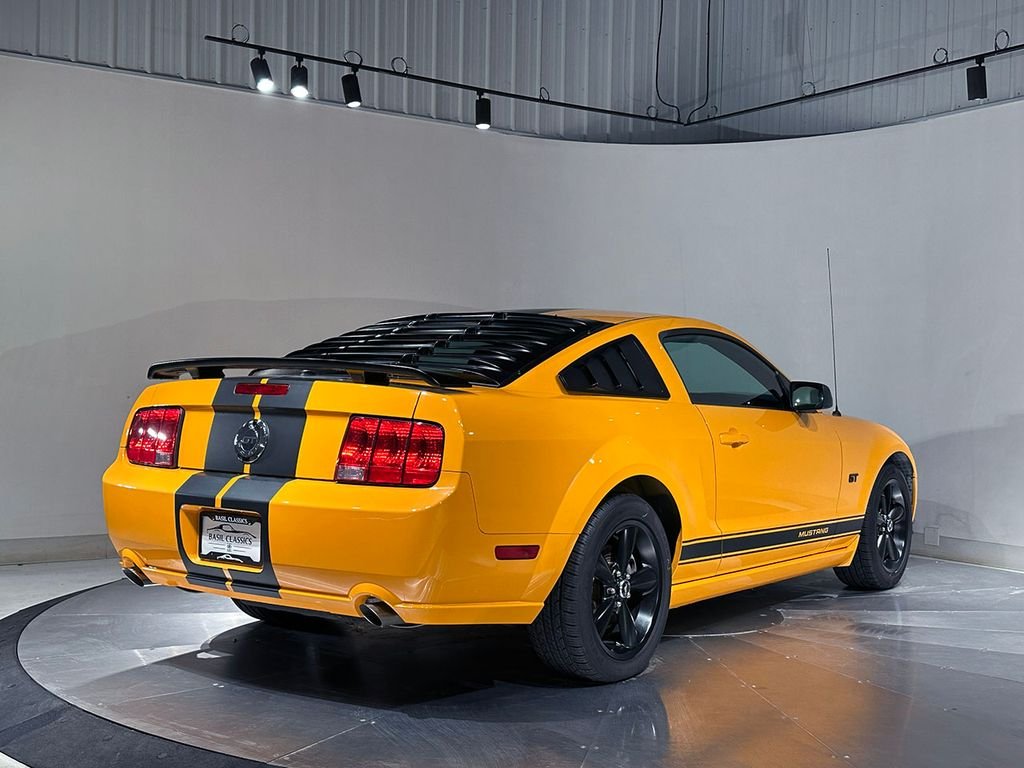 Used 2007 Orange Ford  image 7