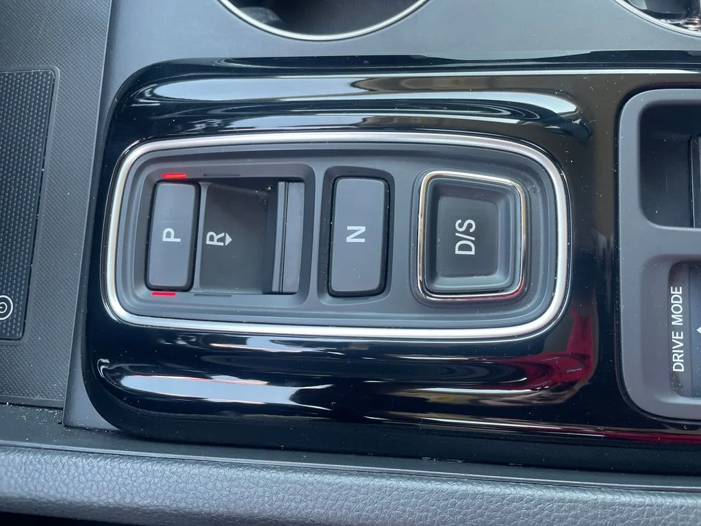 Used 2025 Gray Honda EX-L image 18