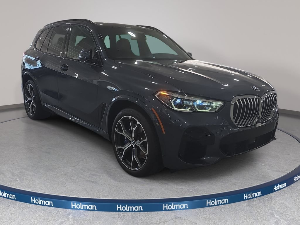 Certified Used 2022 Arctic Grey Metallic BMW xDrive40i image 4