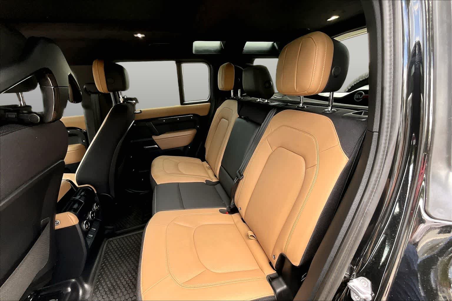 Used 2026 Santorini Black Metallic Land Rover V8 image 39