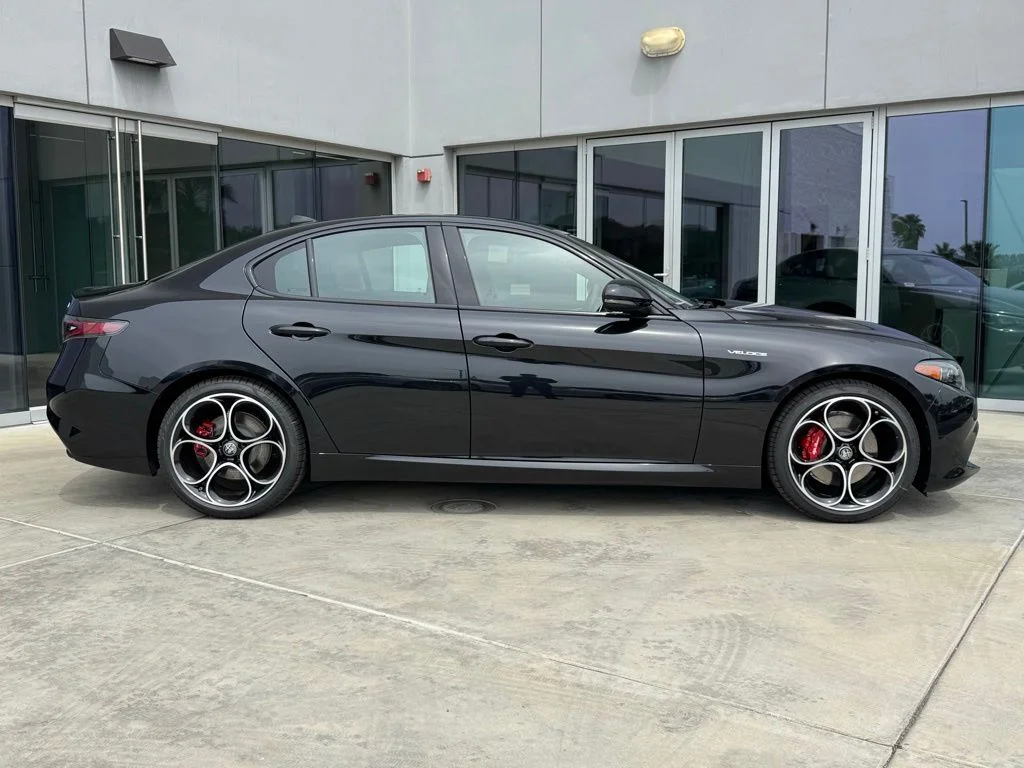2026 Alfa Romeo Giulia Base - Photo 8