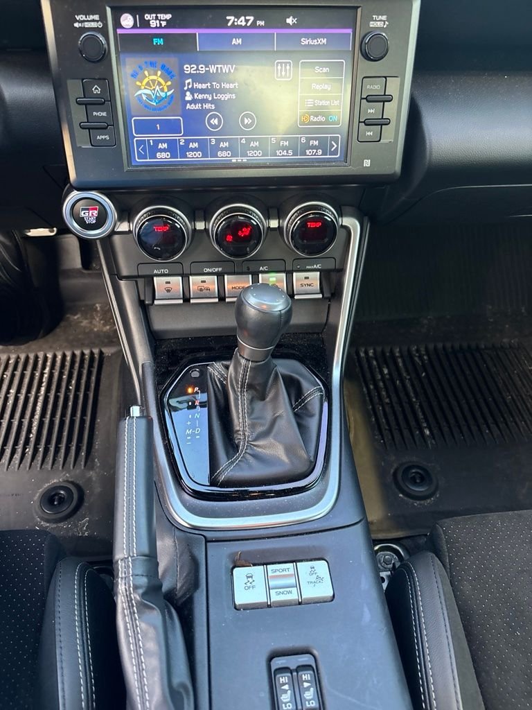 Used 2023  Toyota Premium image 9