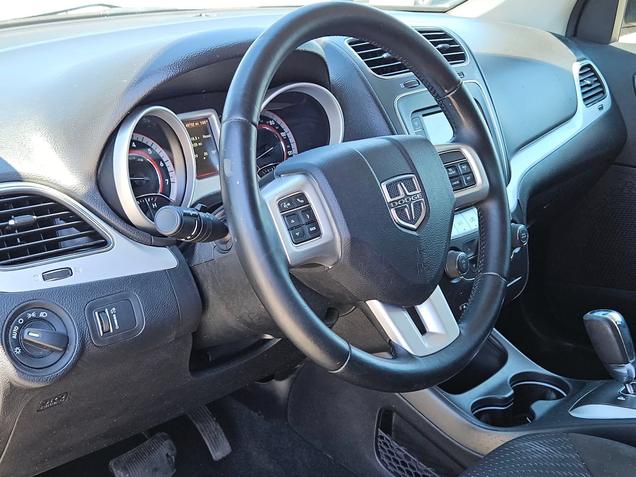 Used 2020 Granite Pearlcoat Dodge SE Value image 10