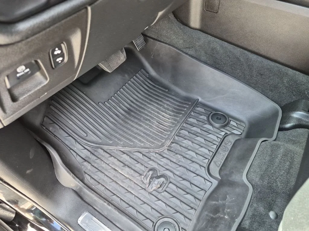 Used 2022 Black Ram Laramie image 24