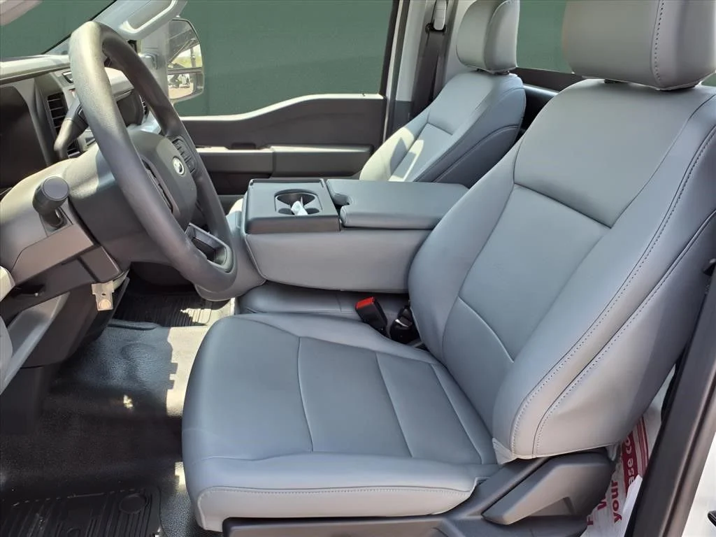 2023 Ford F-350 Super Duty Chassis Cab XL - Photo 6