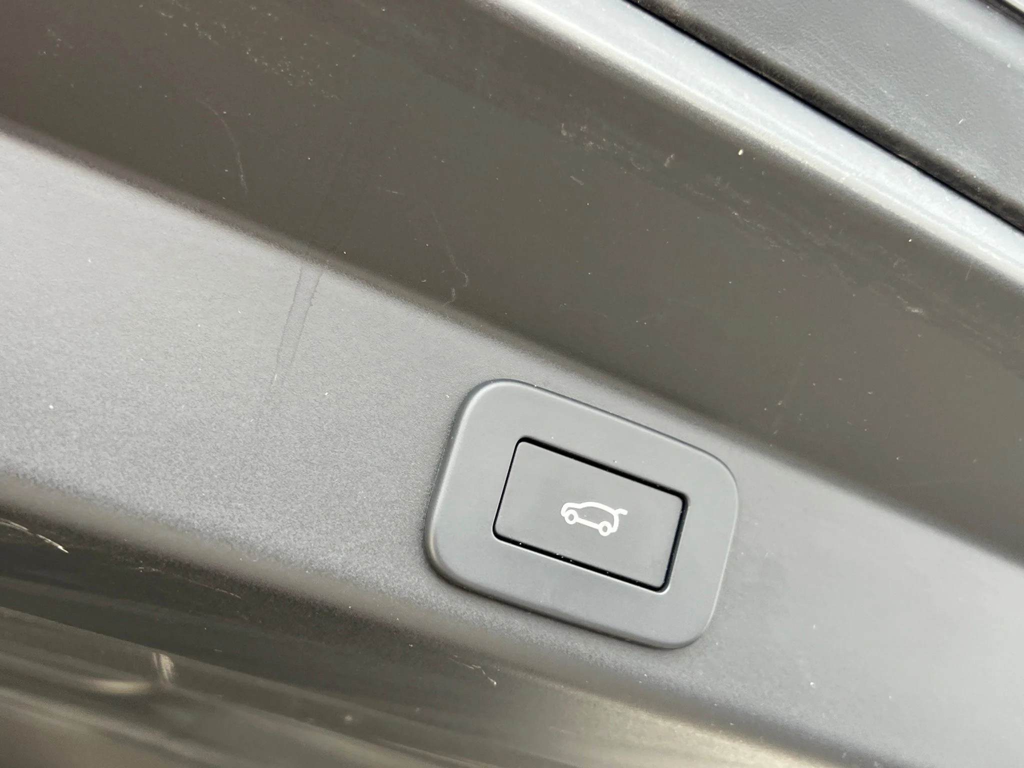 Used 2025 Red Land Rover Autobiography image 36