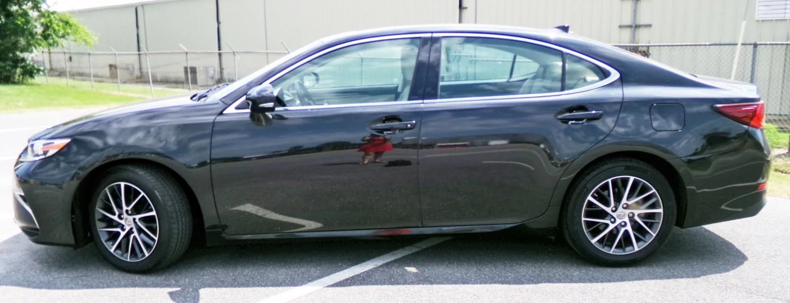 Used 2017 Caviar Lexus ES 350 image 2