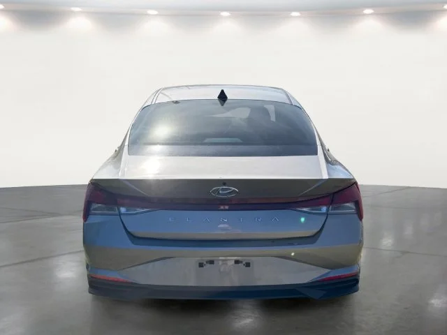 Used 2023 Silver Hyundai SEL image 16
