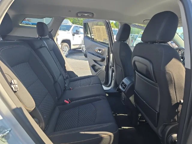 Used 2020 Silver GMC SLE image 12