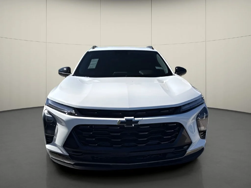 New 2026 Summit White Chevrolet ACTIV image 5