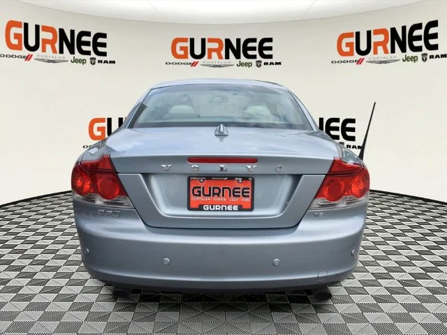 Used 2010 Blue Volvo T5 image 4