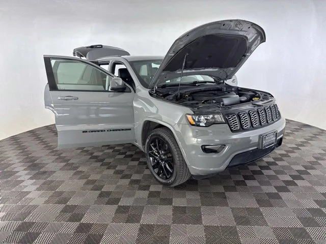 Used 2022 Gray Jeep Laredo X image 14