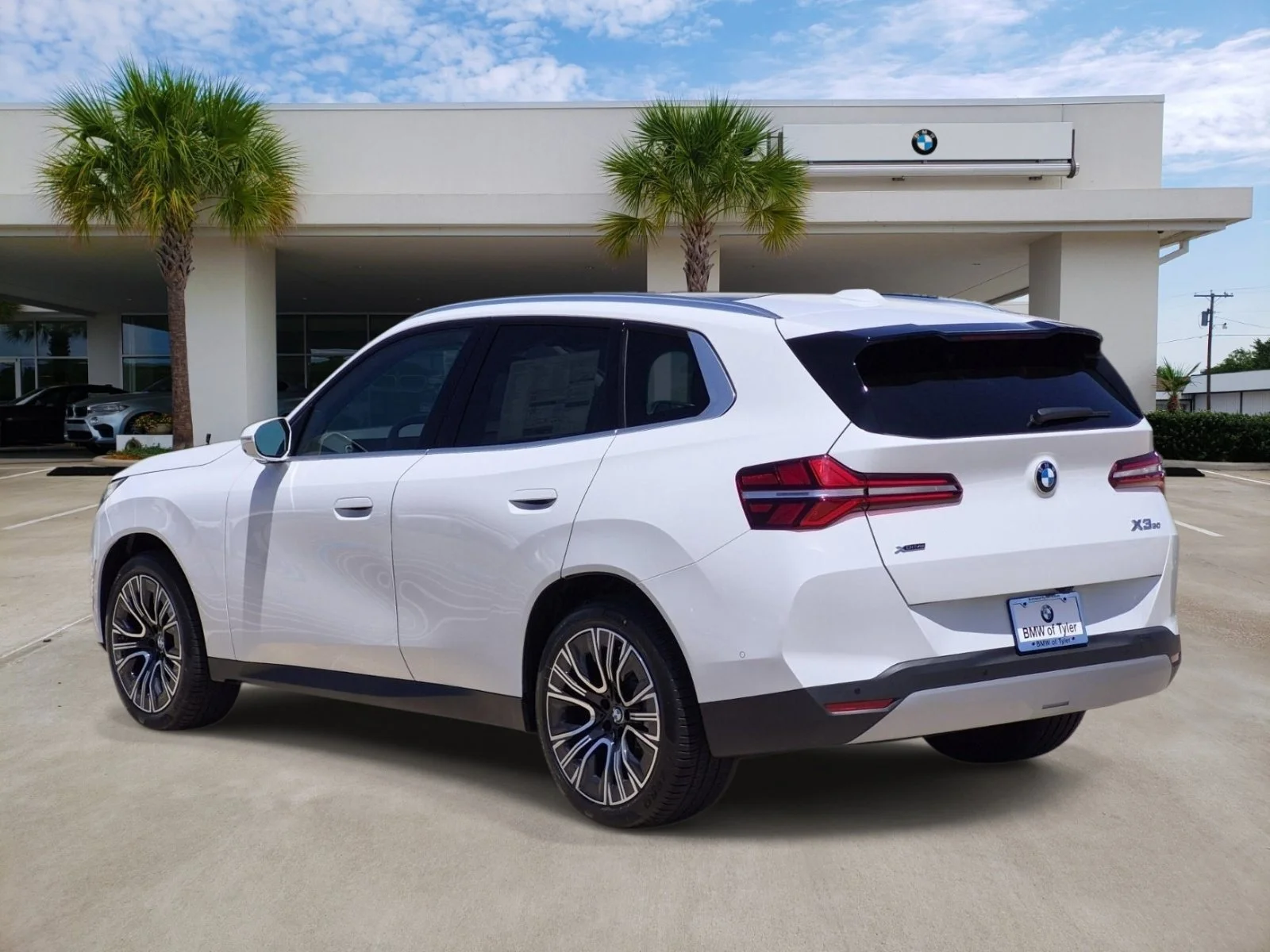 New 2026 Alpine White BMW 30 xDrive image 4
