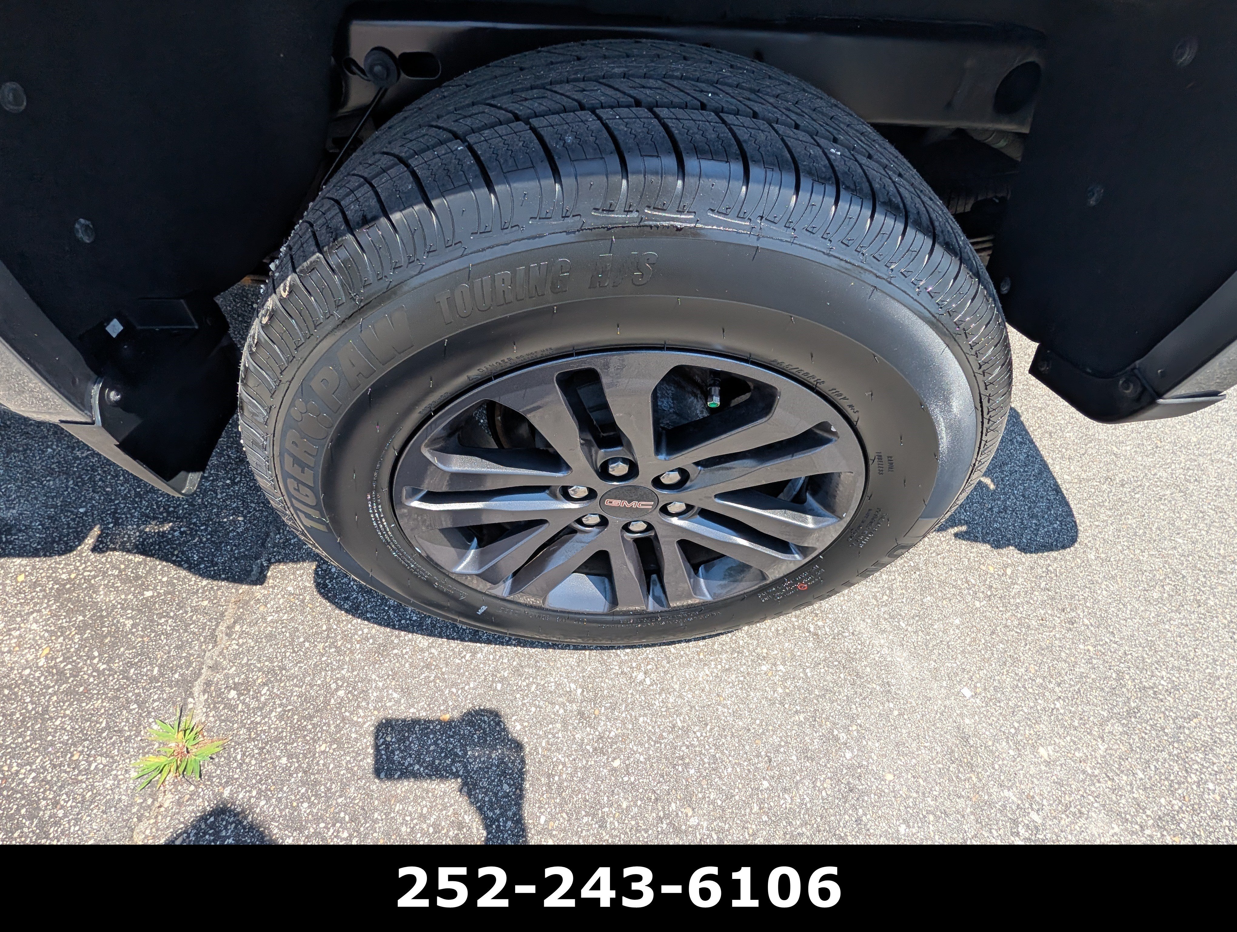 Used 2020 Satin Steel Metallic GMC 2WD SLE image 10