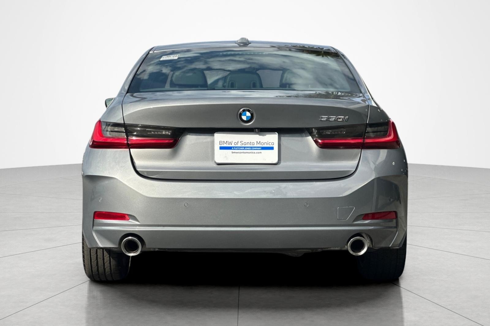 Used 2024 Skyscraper Grey Metallic BMW 330i image 4