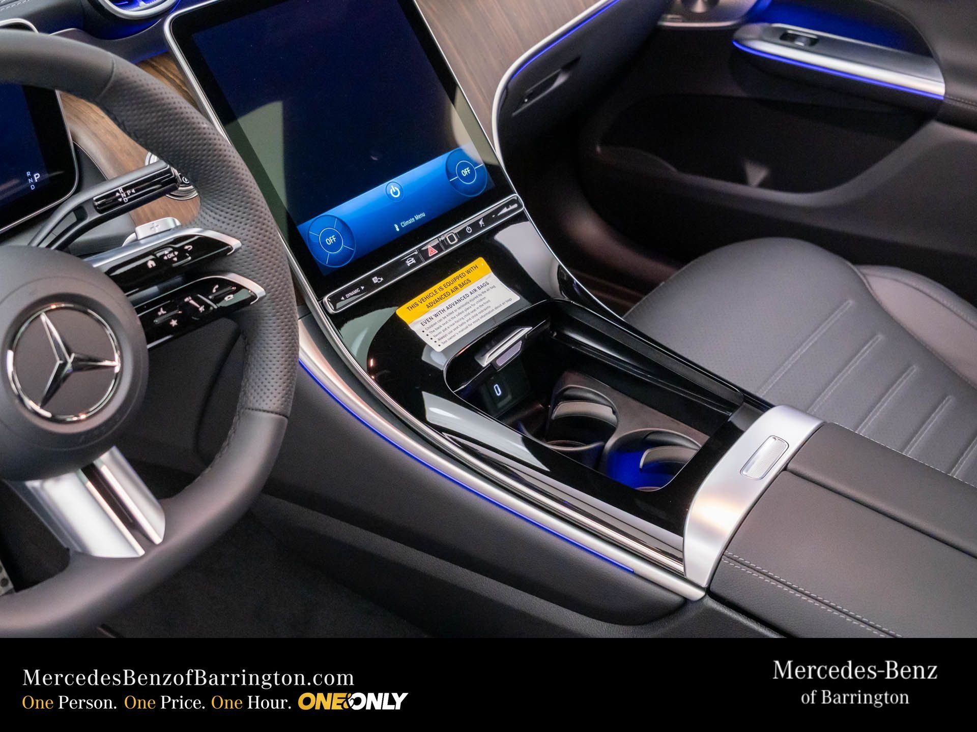 New 2026 MANUFAKTUR Moonlight White Metallic Mercedes-Benz GLC 300 image 13