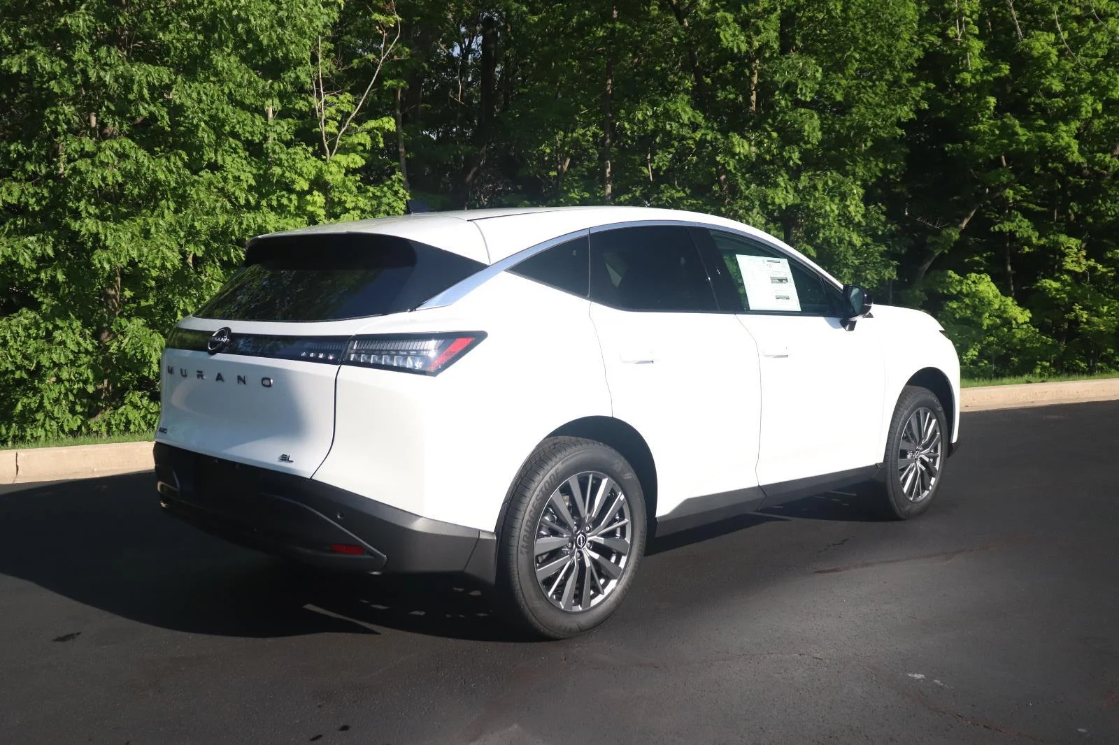 New 2026 Everest White Pearl Tricoat Nissan SL image 4