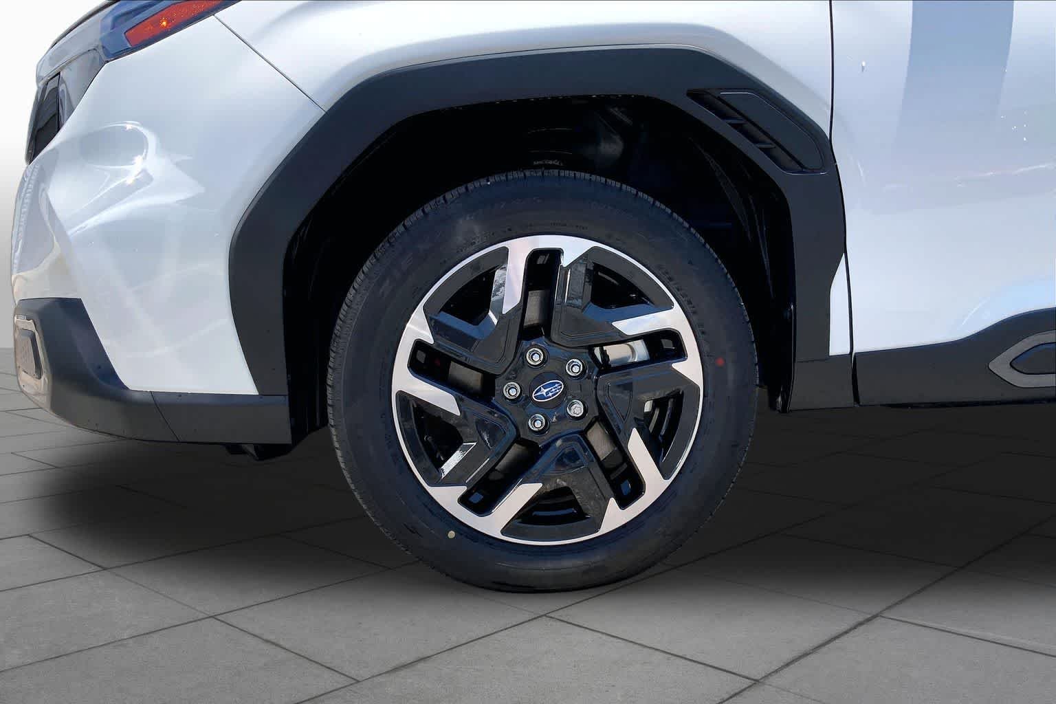 New 2026 CRYSTAL WHITE PEARL Subaru Limited Hybrid image 11