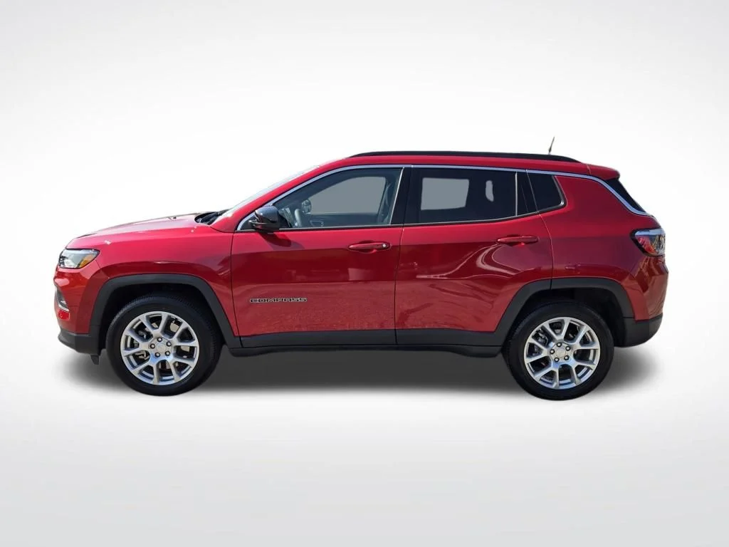 Certified Used 2024 Red Jeep Latitude Lux image 7