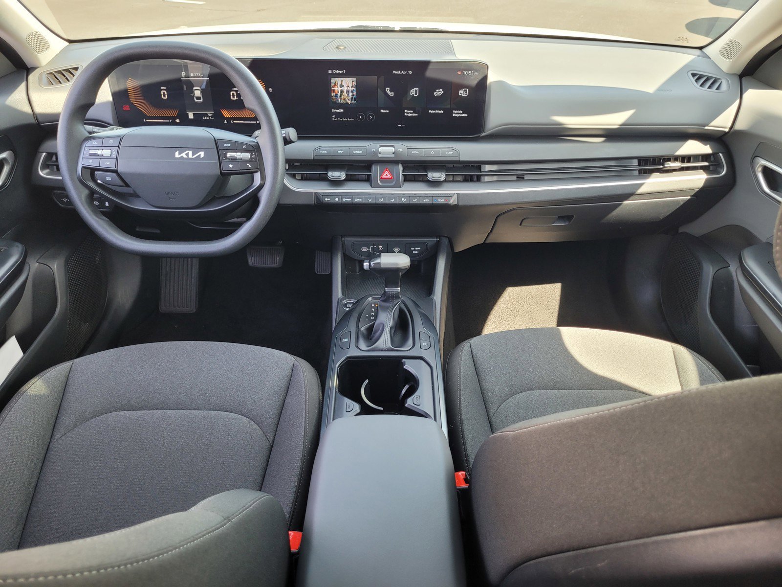 2025 Kia K4 LXS - Photo 14