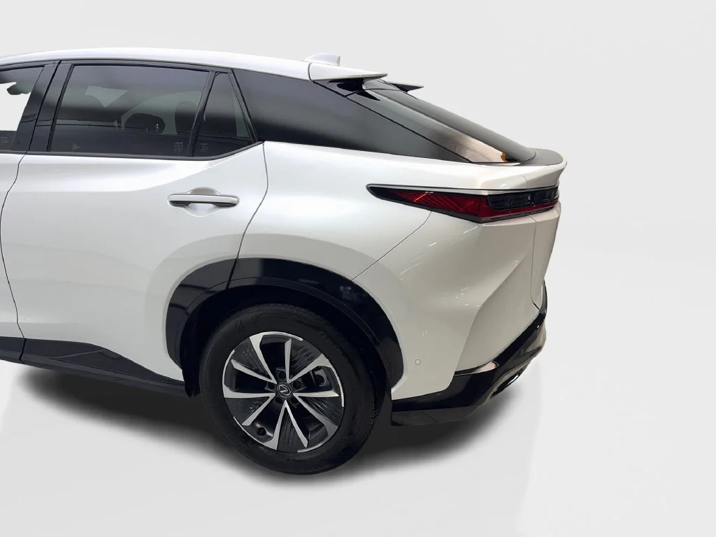 Used 2024 White Lexus 300e Premium image 19