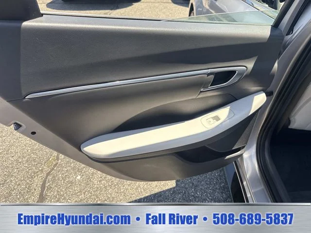 Used 2023 Silver Hyundai SEL image 14