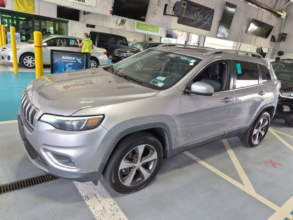 Certified Used 2019 Silver Jeep Limited image 5