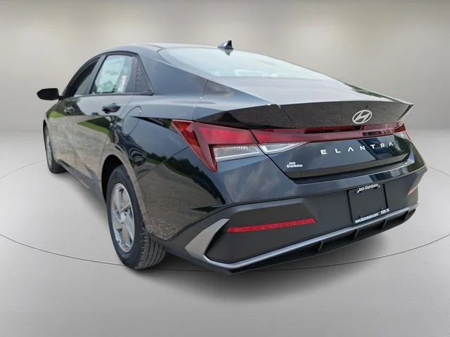 New 2026 Black Hyundai SE image 5