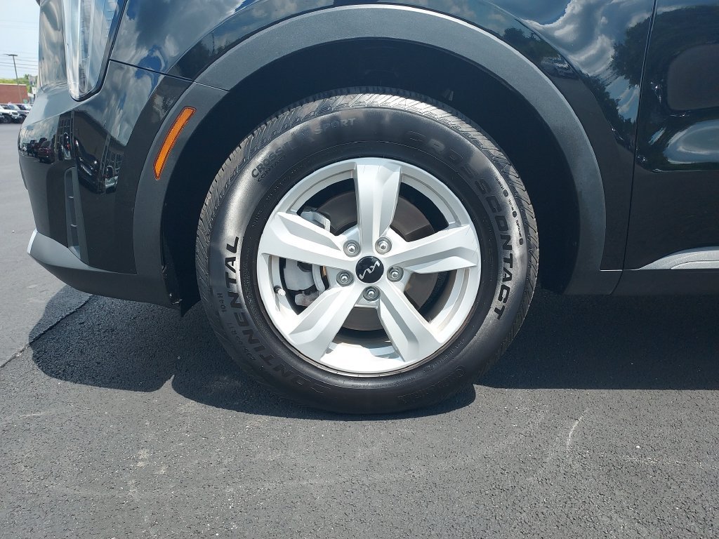 Used 2026 Black Kia LX image 10