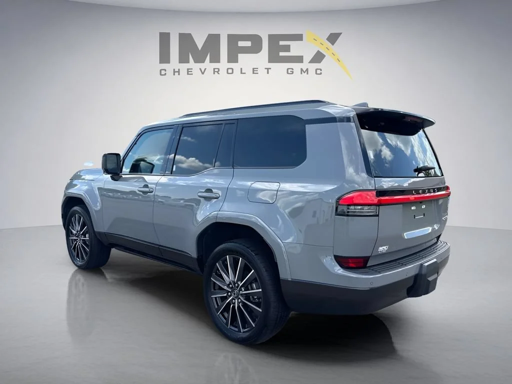 Used 2024  Lexus GX 550 Luxury image 3