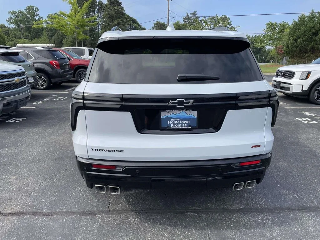 New 2026 Polar White Tricoat Chevrolet RS image 5