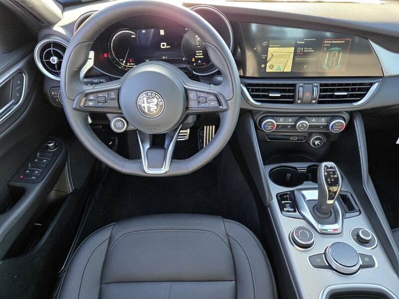 2025 Alfa Romeo Giulia Base - Photo 8