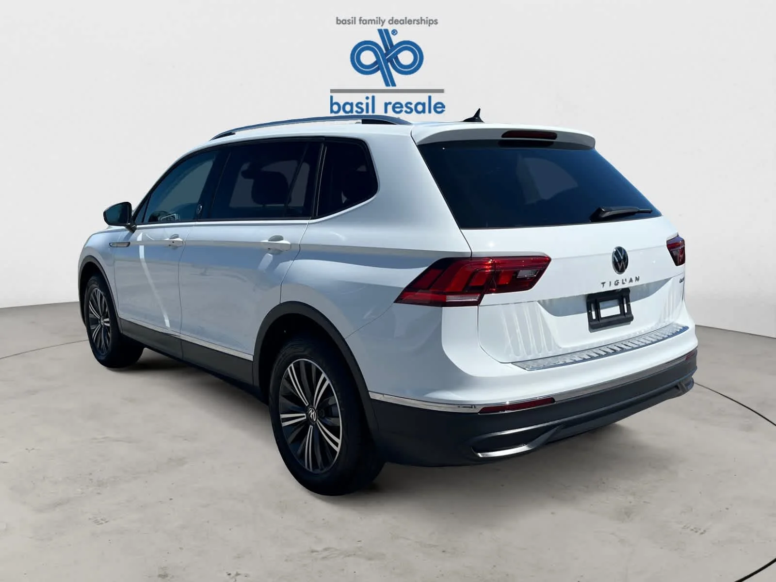 Used 2024 Pure White Volkswagen Wolfsburg Edition image 4