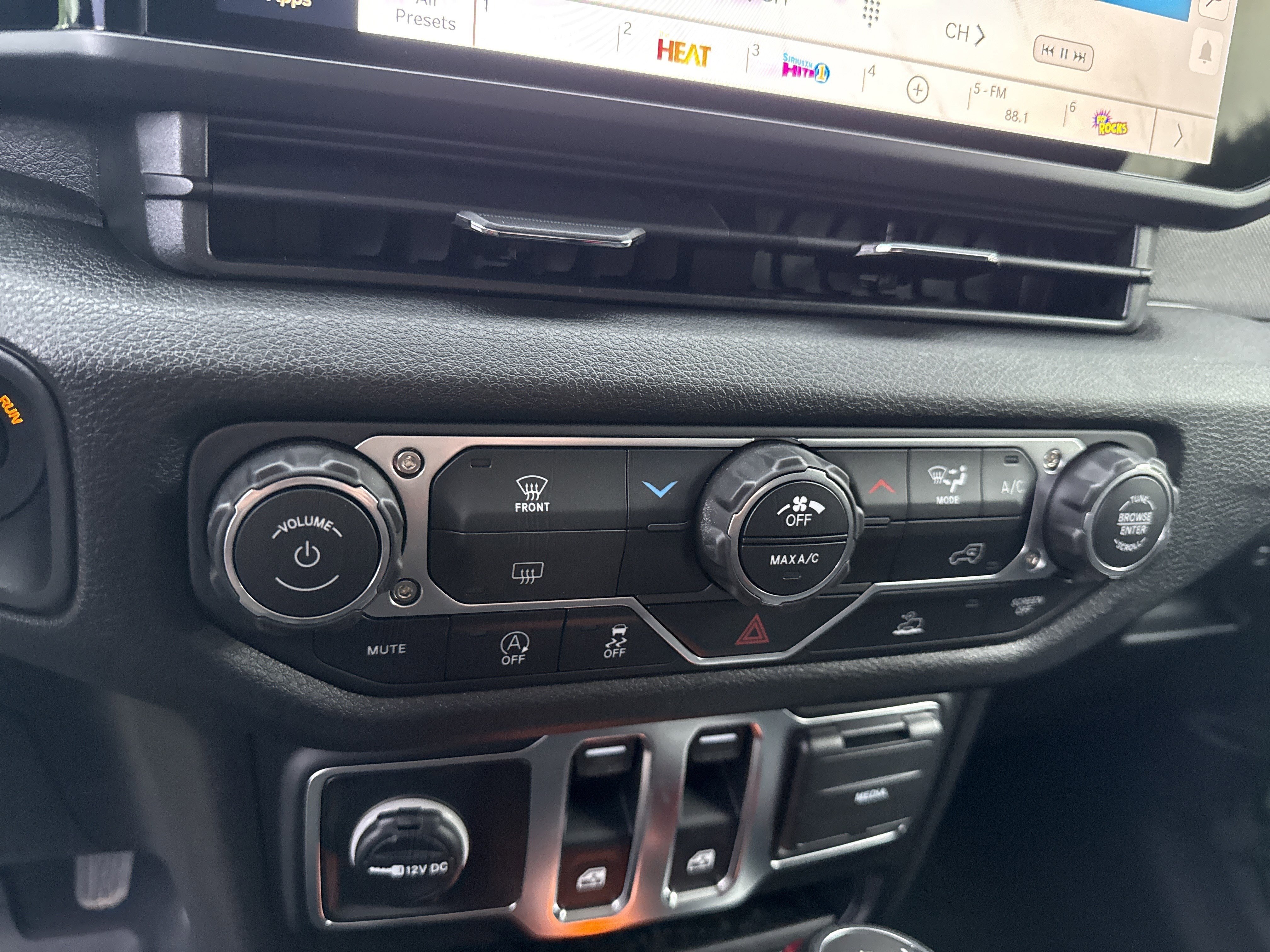 New 2026 Mojito Clearcoat Jeep Sport image 24