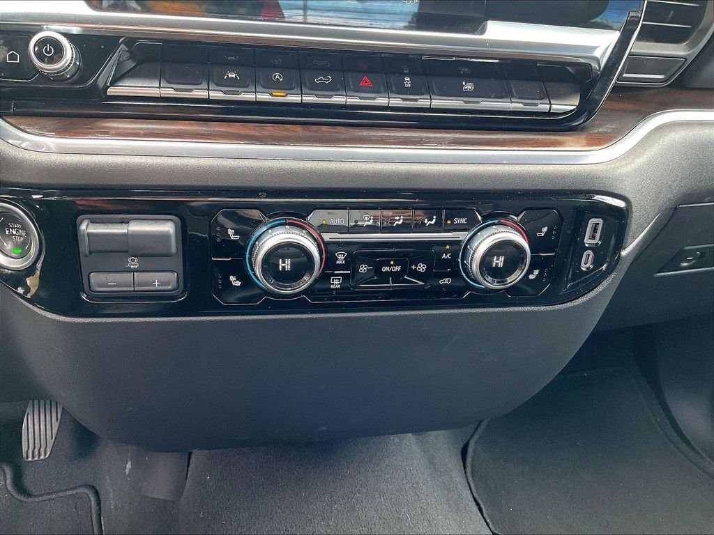 Used 2025 Silver GMC SLT image 12