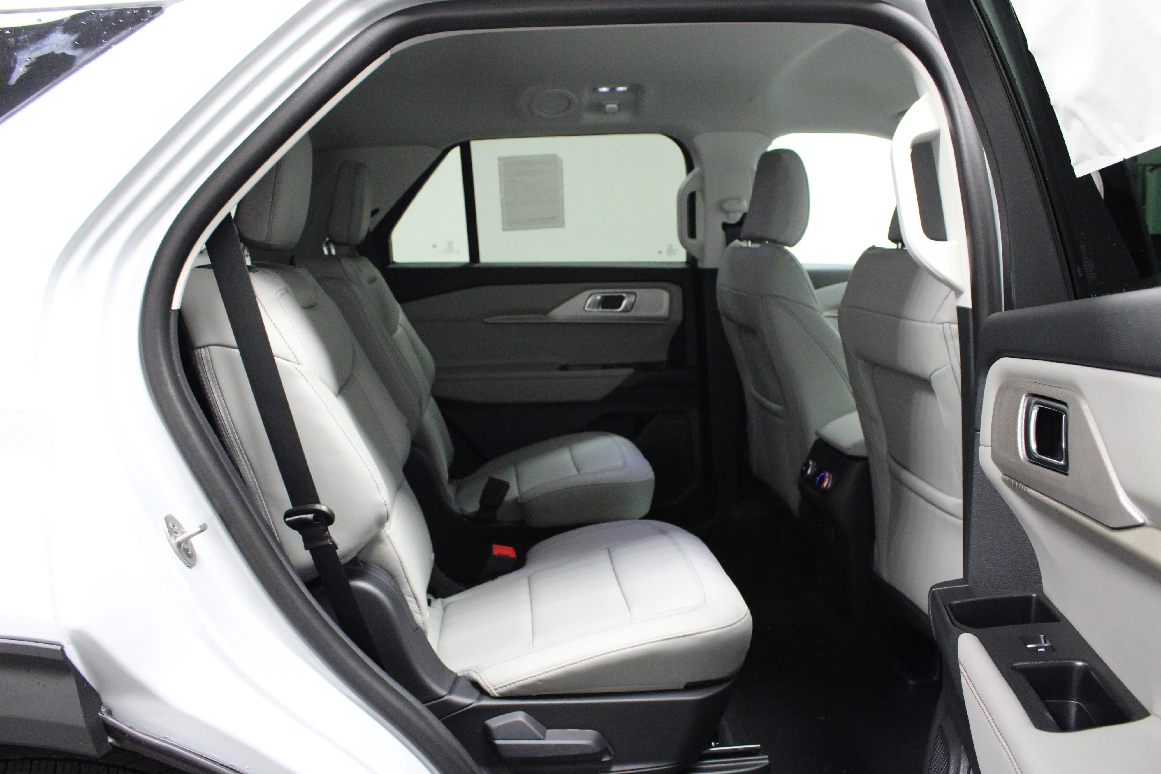 New 2026 Space White Metallic Ford Active image 16