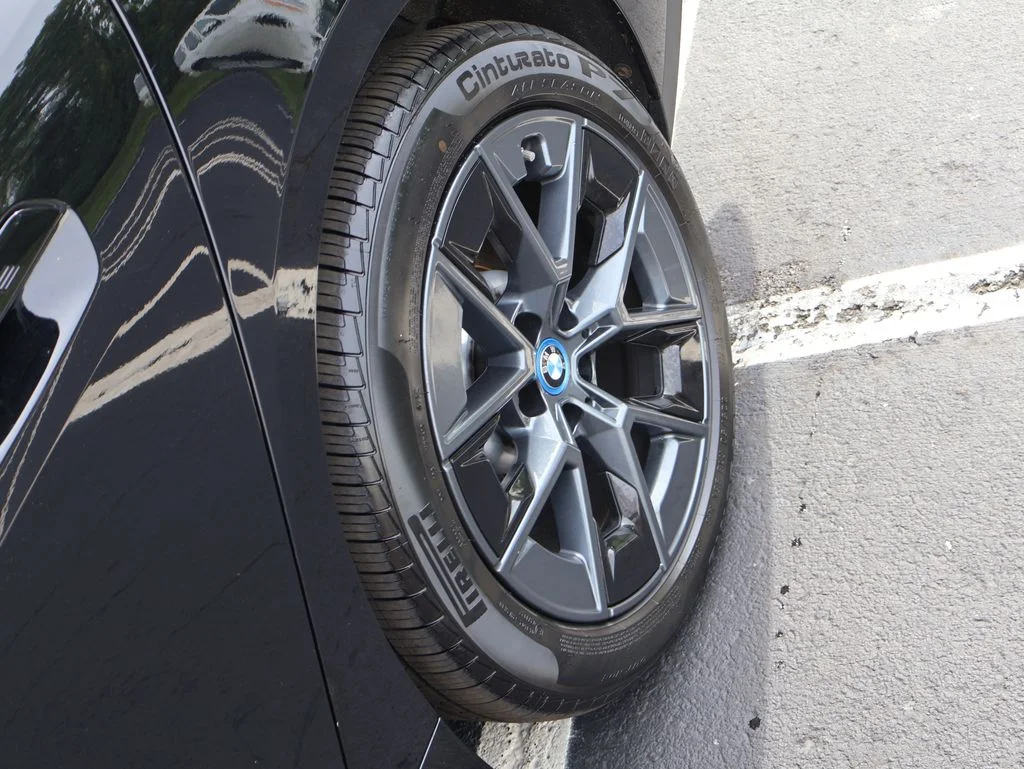 Used 2024 Jet Black BMW eDrive35 image 42