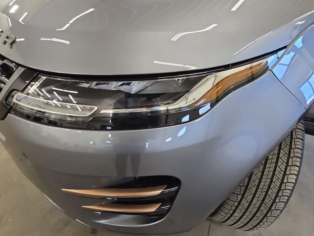 Used 2021  Land Rover Dynamic image 32