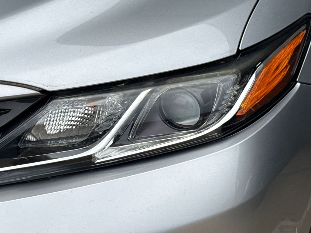 Used 2019 Celestial Silver Metallic Toyota LE image 9