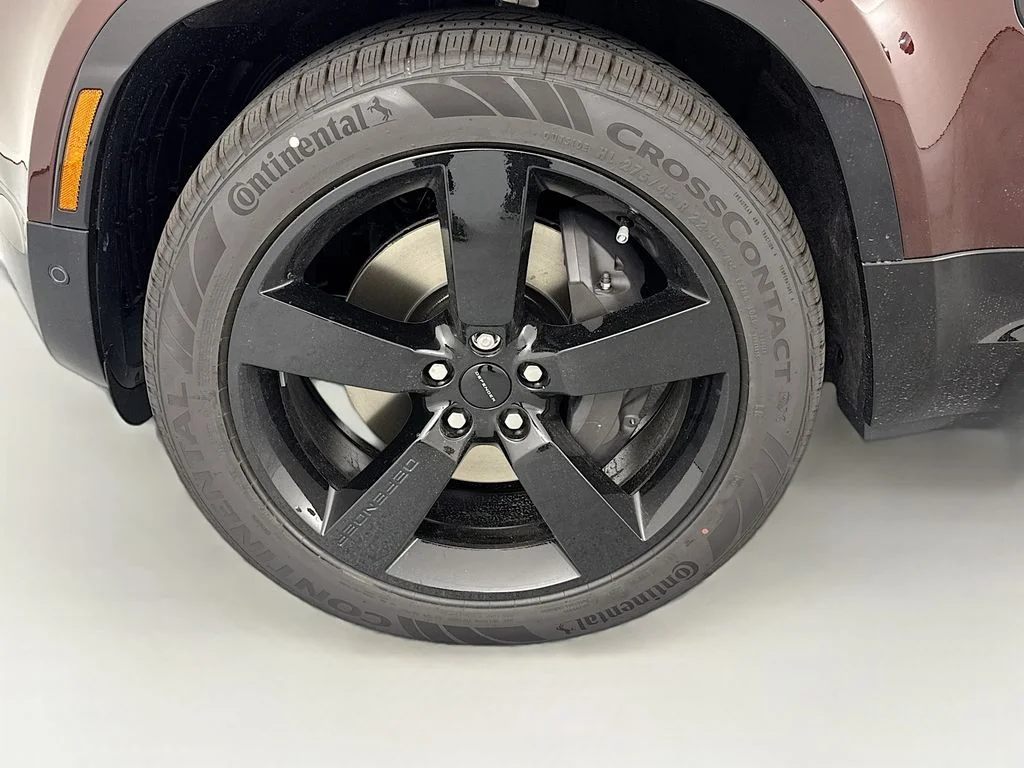 New 2026 Sedona Red Land Rover X-Dynamic SE image 33