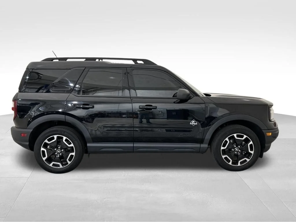 Used 2023 Black Ford Outer Banks image 7