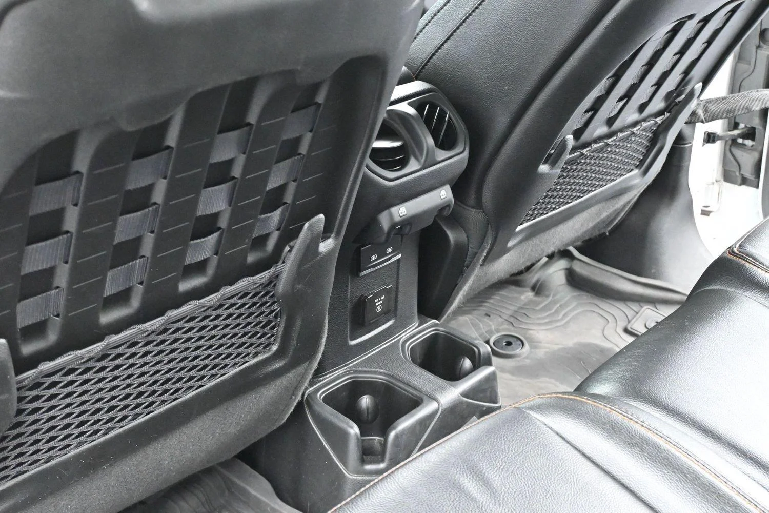 Used 2022 Bright White Clearcoat Jeep Mojave image 27