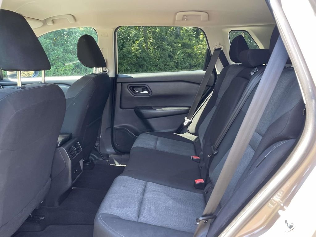 Used 2025  Nissan SV image 11