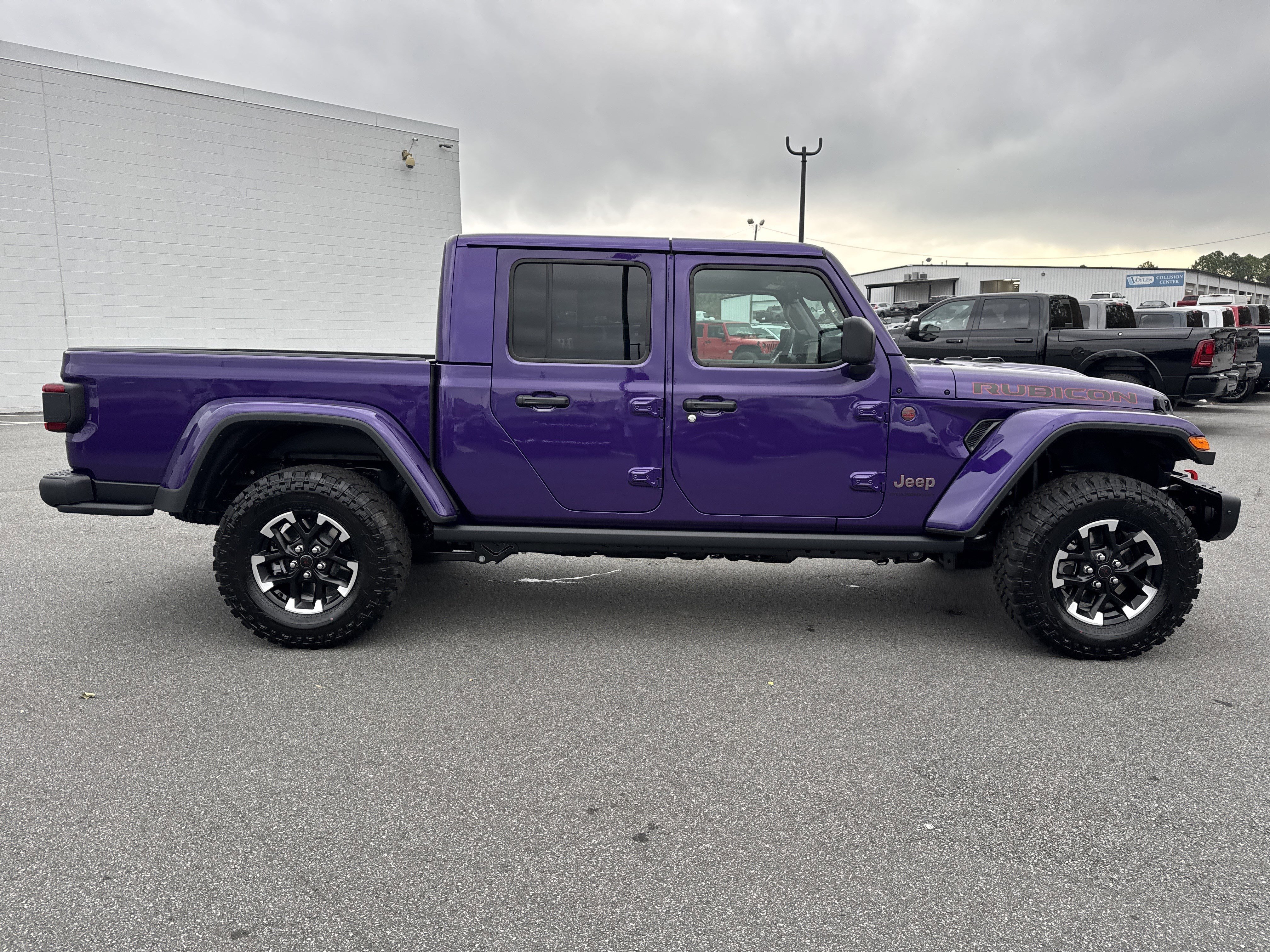 New 2026 Reign Exterior Paint Jeep Rubicon X image 9