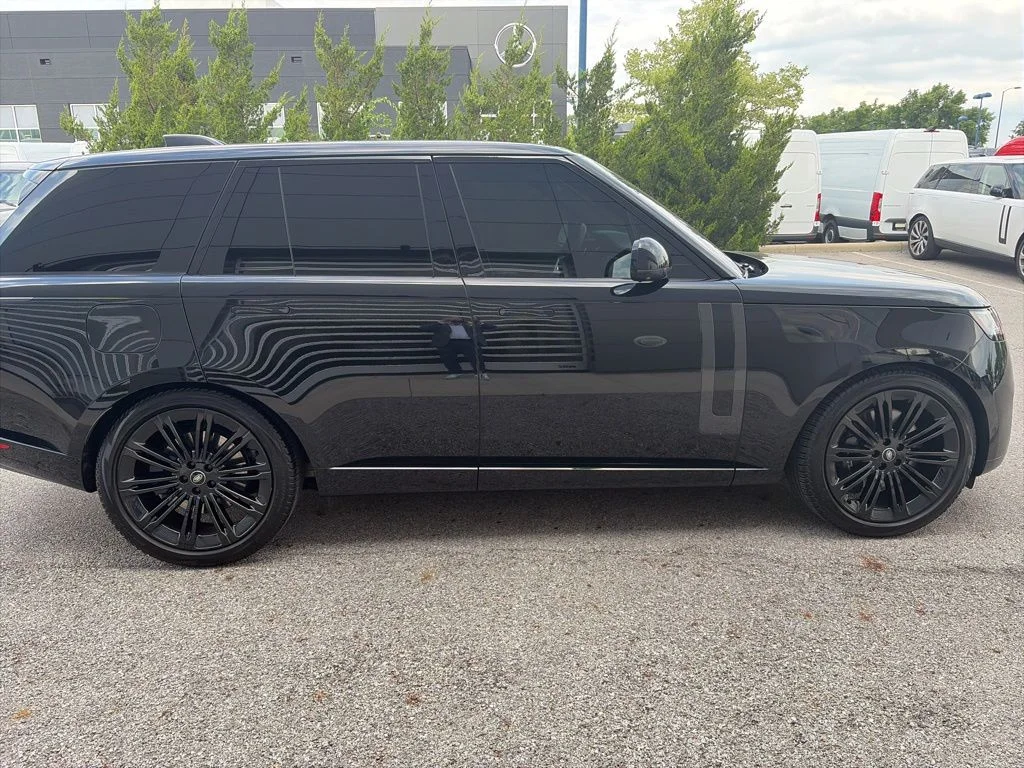 Certified Used 2023  Land Rover SE image 5
