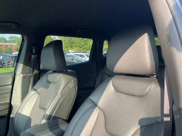New 2026 Fathom Blue Pearl Coat Jeep Latitude image 19