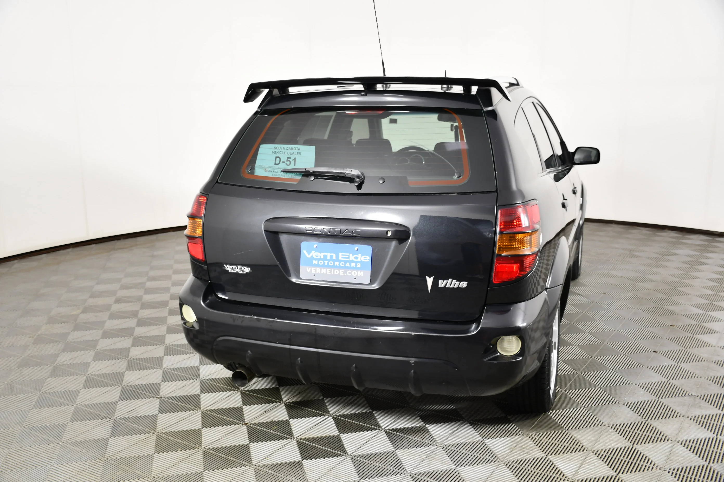 Used 2005 Abyss Black Pontiac Base image 7